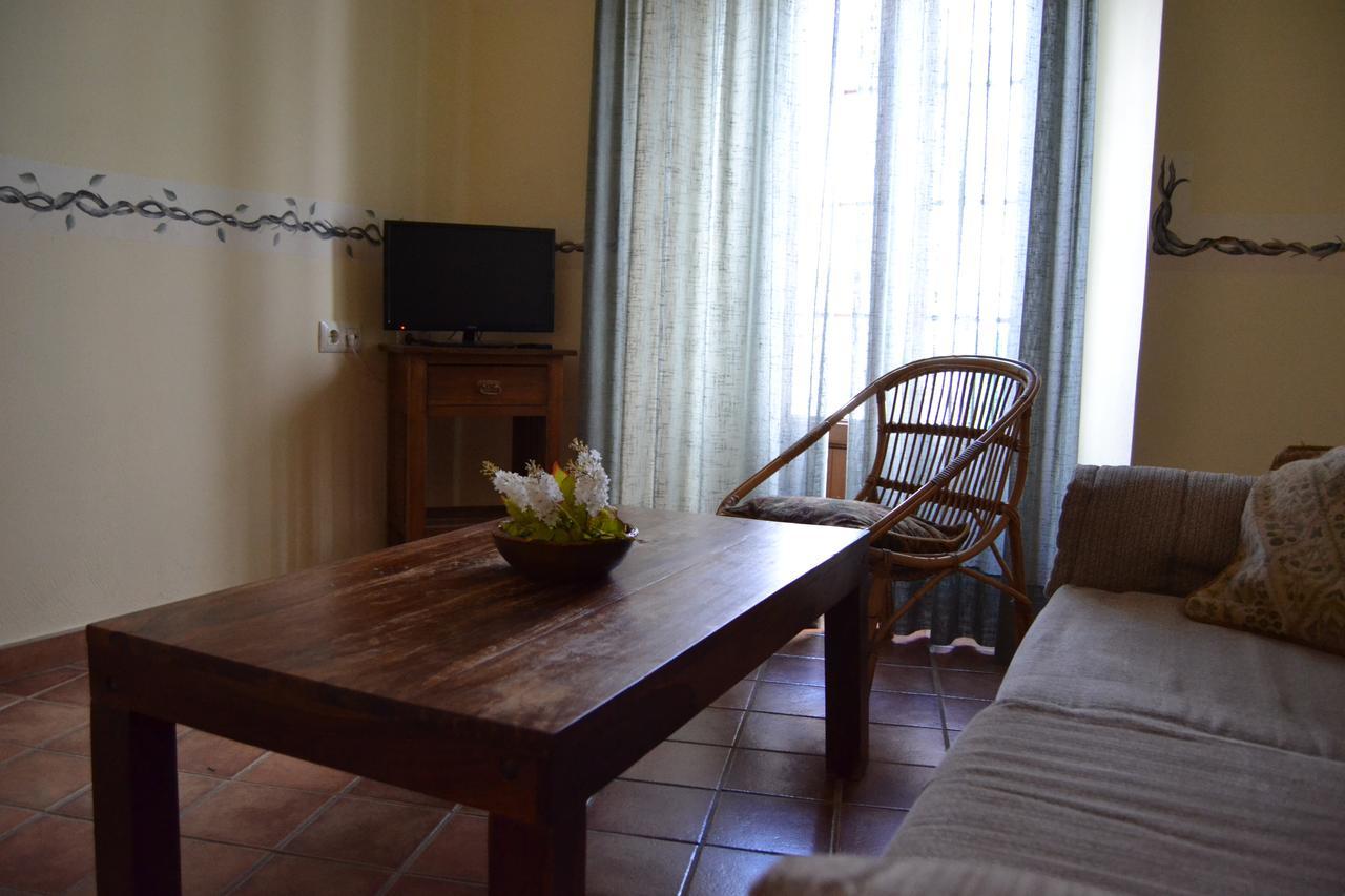 Hostal Toribio Galaroza Zewnętrze zdjęcie