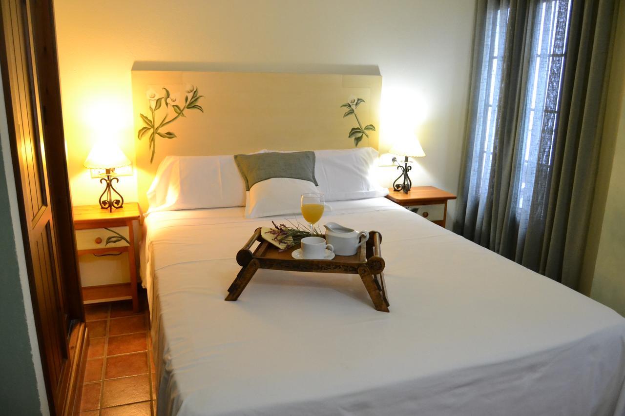 Hostal Toribio Galaroza Zewnętrze zdjęcie
